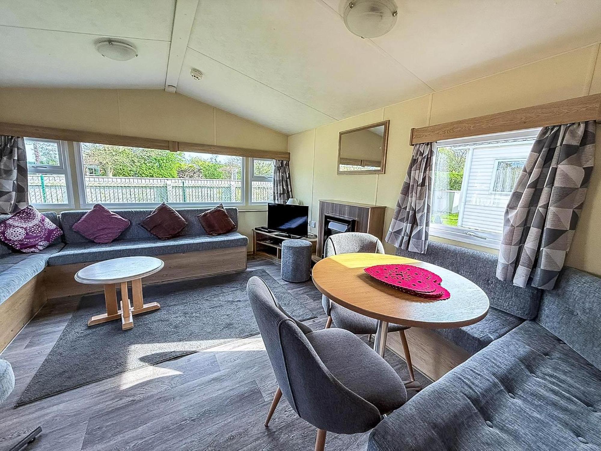 Lovely 6 Berth Caravan At Sunnydale Holiday Park Ref 35375S Лаут Экстерьер фото